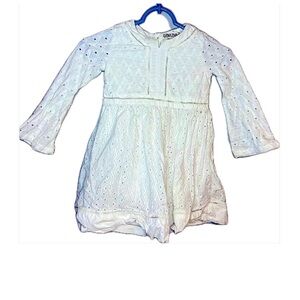 Osh KoshBeautiful Long sleeve eyelet Dress with button back. Lined. White.5T
